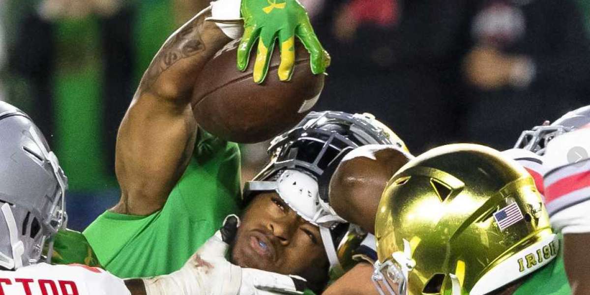 Heartbreak for Notre Dame as Late Mistakes Cost Them Victory Against Ohio State